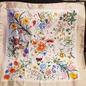 Gucci silk scarf